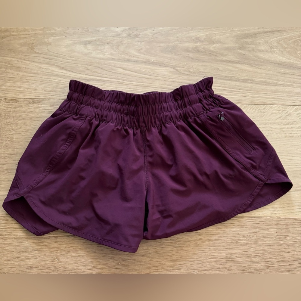 Lululemon Tracker Shorts SIZE 6- Maroon
